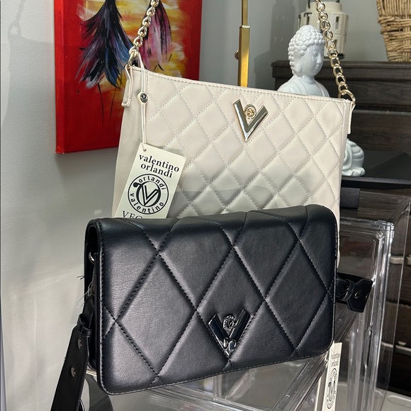 Valentino Orlandi White and Black Shoulder Bags - Picture 7 of 12